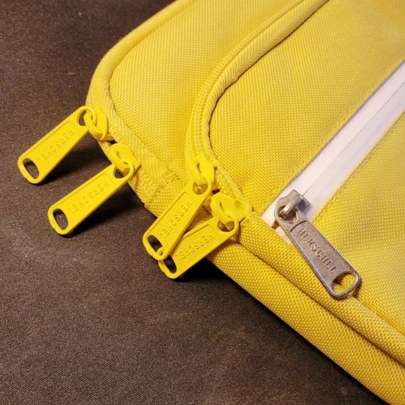 Authentic Herschel Pop Quiz Three-Pocket Tablet Sleeve, EUC - Picture 9 of 11